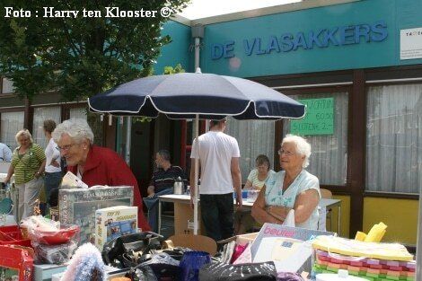 17-06-2009_wijkfeest_flasakkers_rommelmarkt_indische_buurt_2.jpg